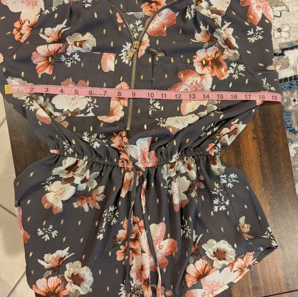 J For Justify Blouse,Gray, Pink Floral, Zipped Front , Two Pockets,Size Medium. - Picture 4 of 6